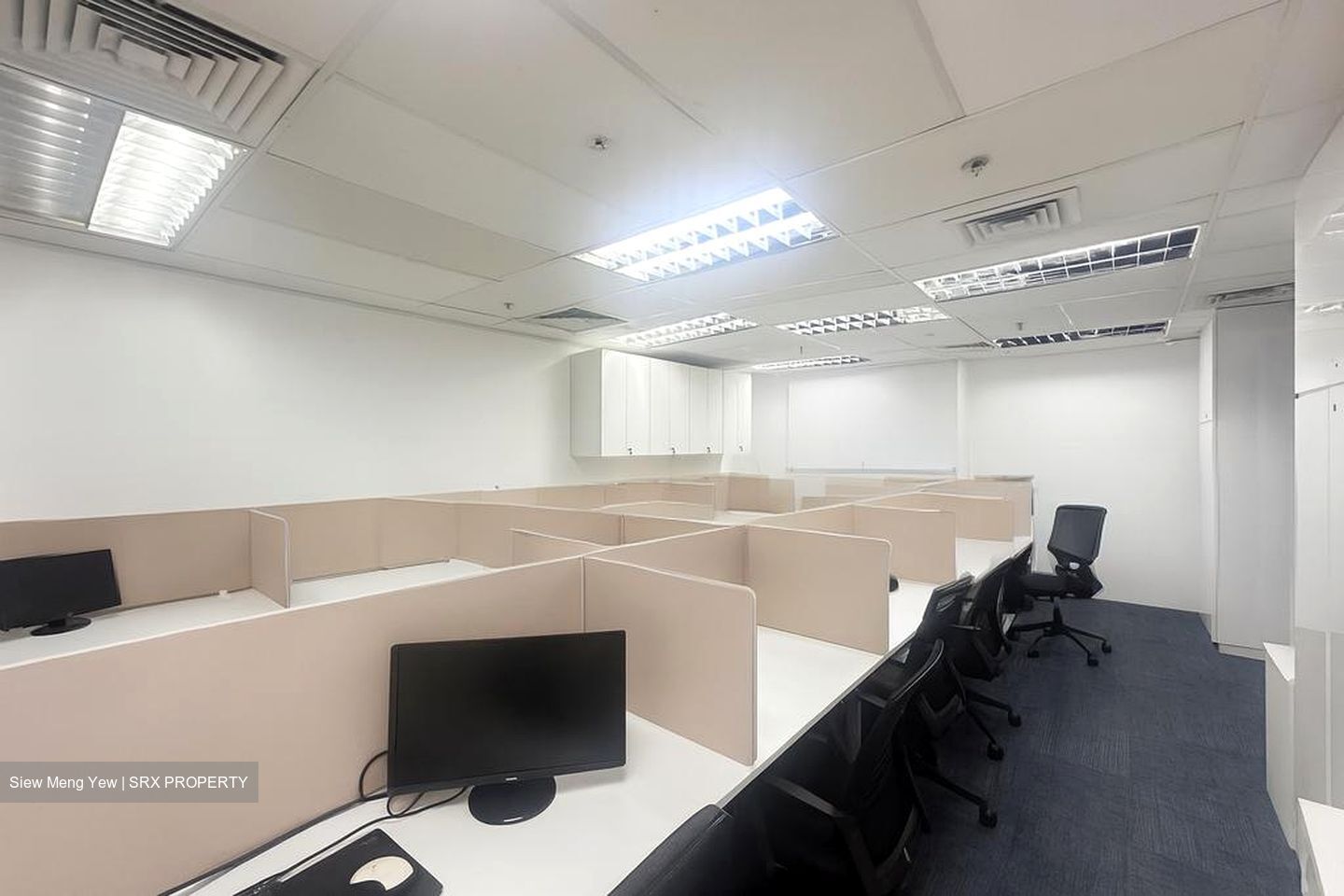 International Plaza (D2), Office #498793221